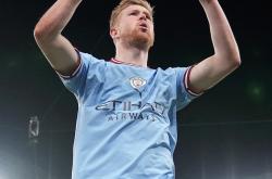 开云体育-德布劳内回归赛场，关键助攻首场状态亮眼，快船观众沸腾！的简单介绍