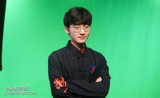 掘金前途光明！，TheShy新星领先优势明显表现突出上演精彩一战的简单介绍