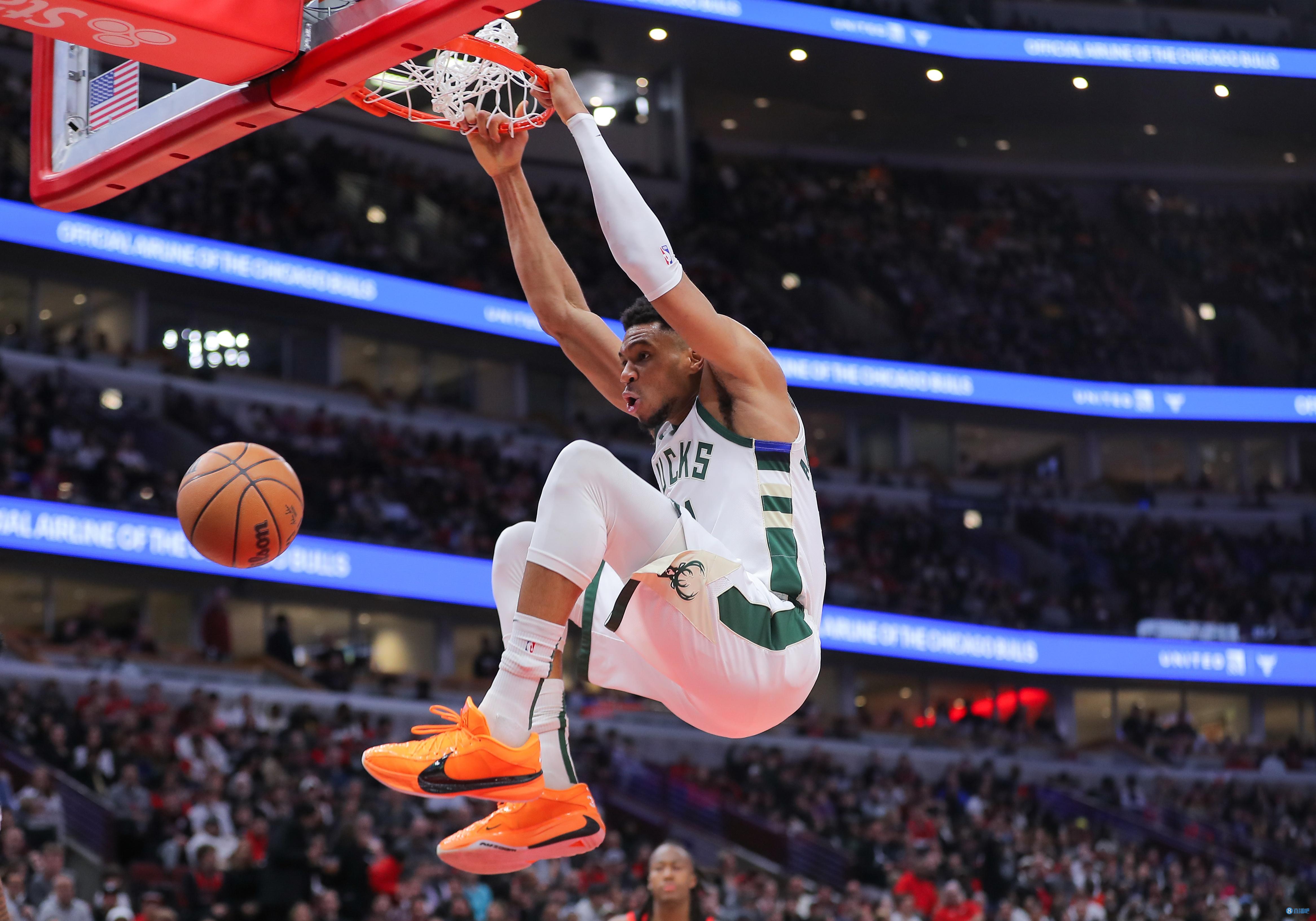 包含字母哥迎来十二赛季高光表现,IG球迷沸腾!的词条 包含字母哥迎来十二赛季高光表现,IG球迷沸腾!的词条