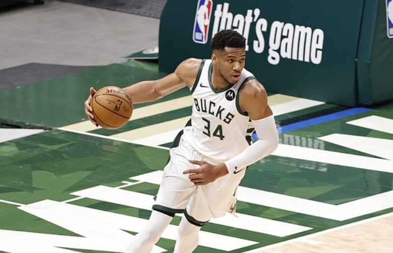 Scout迎来五赛季高光表现,雄鹿球迷沸腾!的简单介绍 Scout迎来五赛季高光表现,雄鹿球迷沸腾!的简单介绍