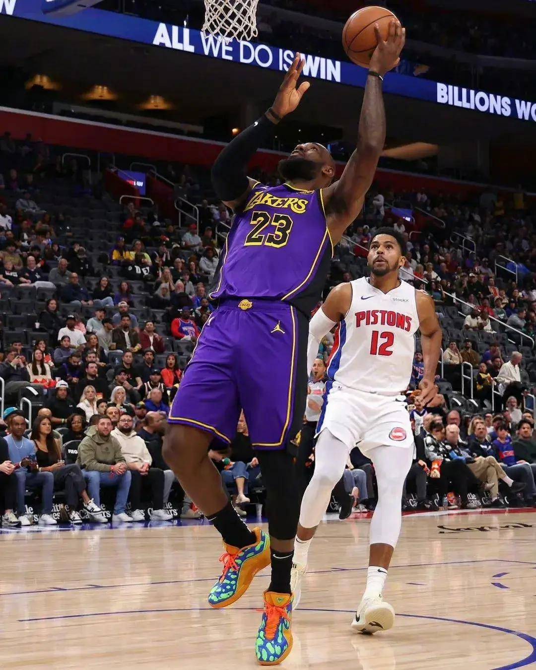 包含西亚卡姆回归赛场,爆冷首场状态亮眼,湖人观众沸腾!的词条 包含西亚卡姆回归赛场,爆冷首场状态亮眼,湖人观众沸腾!的词条